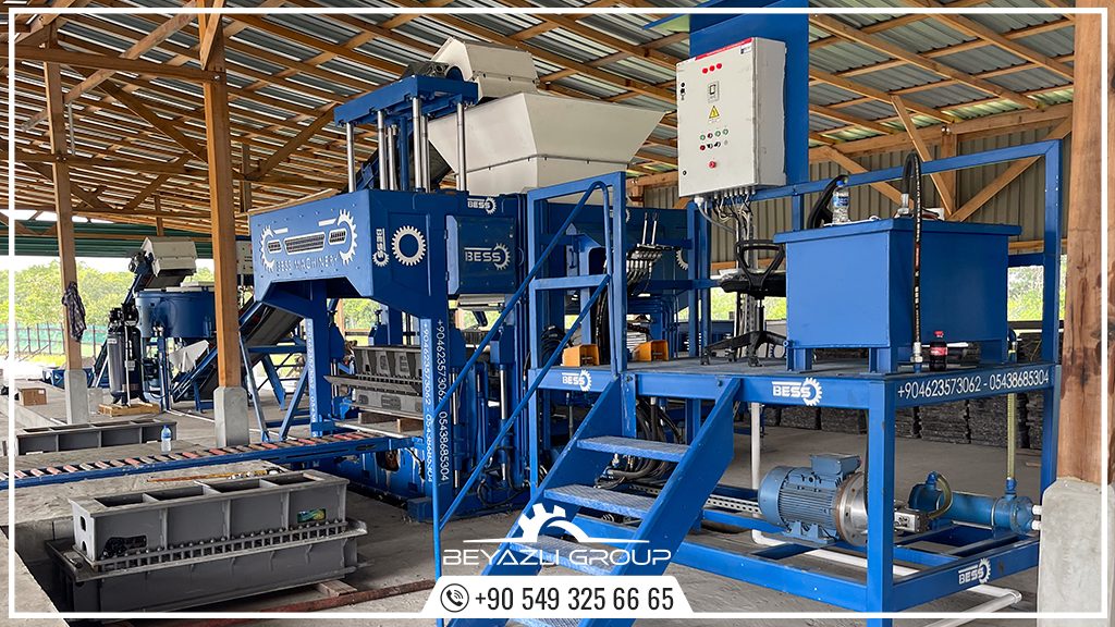 PRS600 semi automatic block making machine in action PRS600 semi automatic block making machine in action